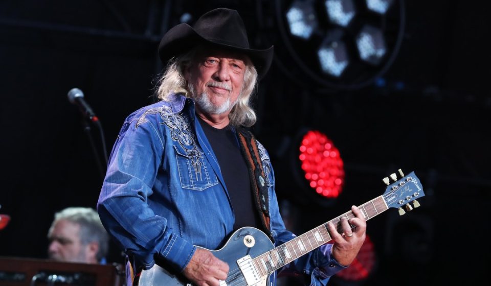 John Anderson, Vibrant Country Singer Known for “Seminole Wind,” Dies at 71
