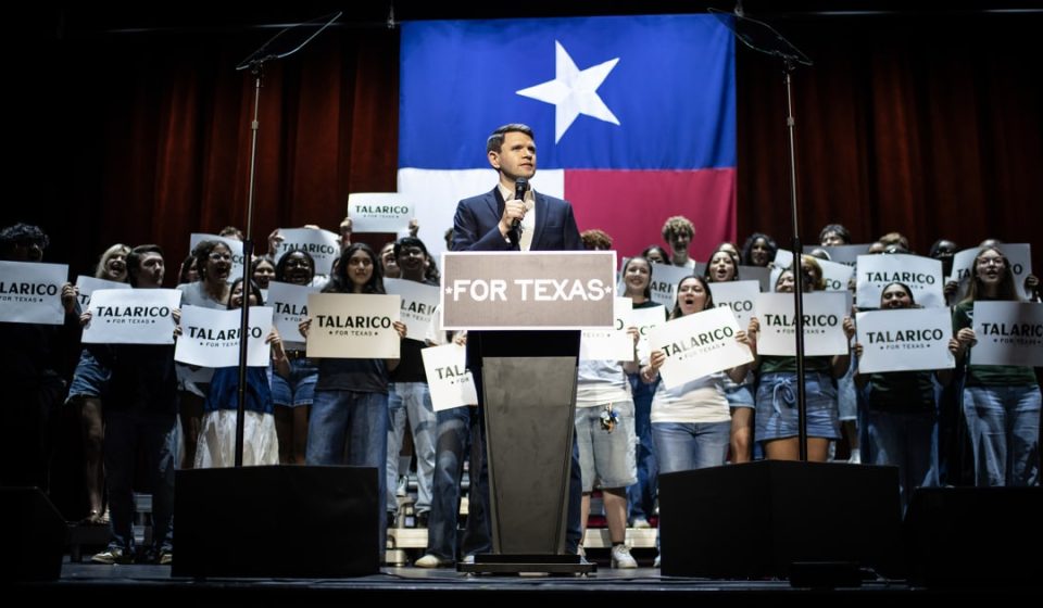 James Talarico rallies young Austin voters who are essential to his Senate hopes FR24 News English