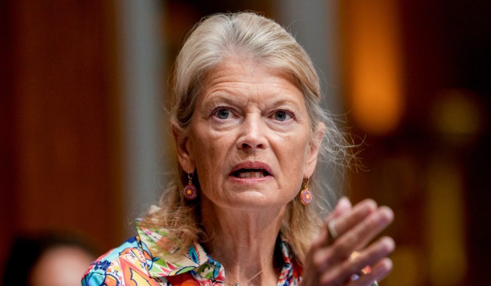Sen. Lisa Murkowski supports Democrats in Alaska gubernatorial race