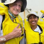 Search for Amelia Earhart plane resumes after stormy weather - BBC