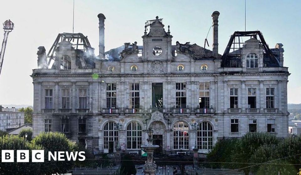 The ruins of the town hall, symbol of a France divided by demonstrations