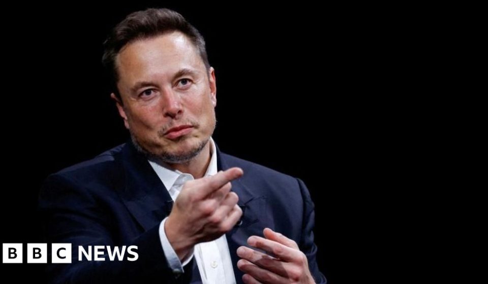 Starlink: Musk says US government may be behind slowing speed of Ukrainian drones - BBC