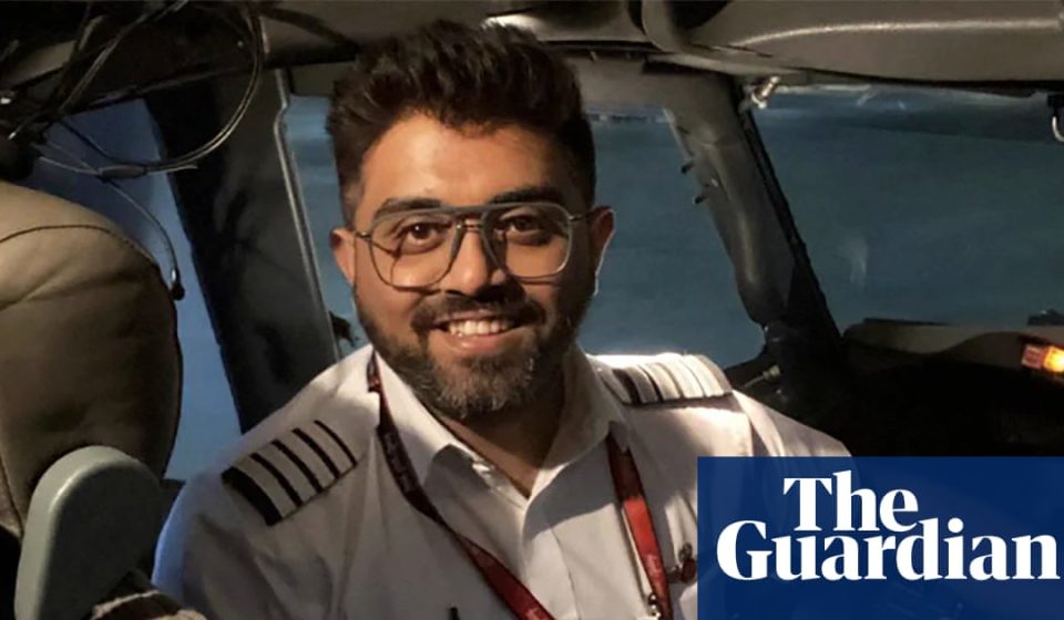 Flydubai captain describes blocking ax blows as co-pilot attacked him | Flydubai plane incident