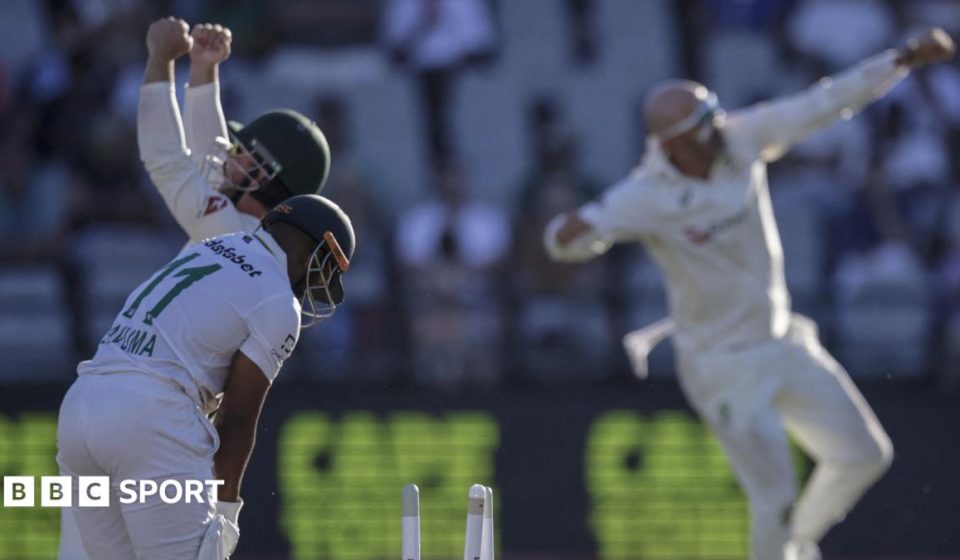 South Africa vs Australia: Reckless dismissals give tourists path to series victory
