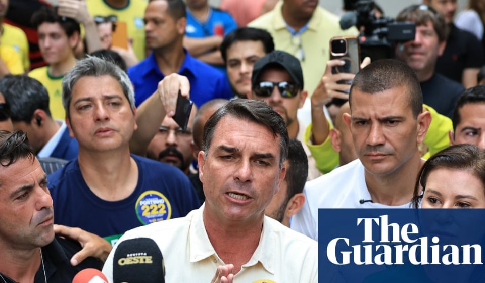 Brazilian presidential race moves to second round as Flávio Bolsonaro leads incumbent Lula | Brazil