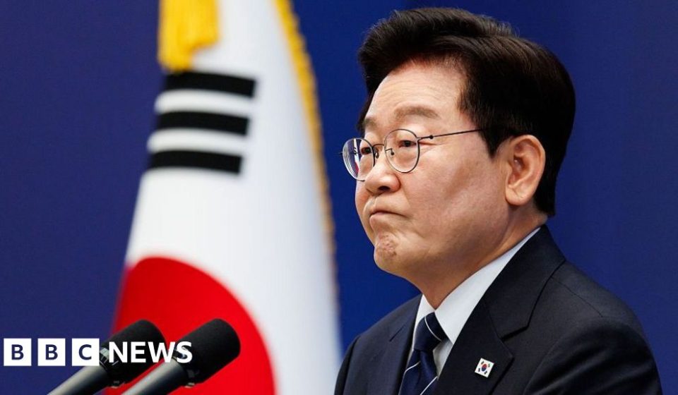 Seoul warns of 'further measures' if Ukraine doesn't apologize over POW row - BBC News Africa
