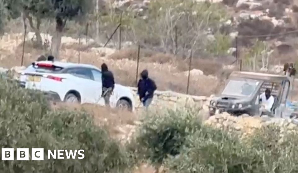 European diplomats attacked by Israeli settlers in West Bank - BBC