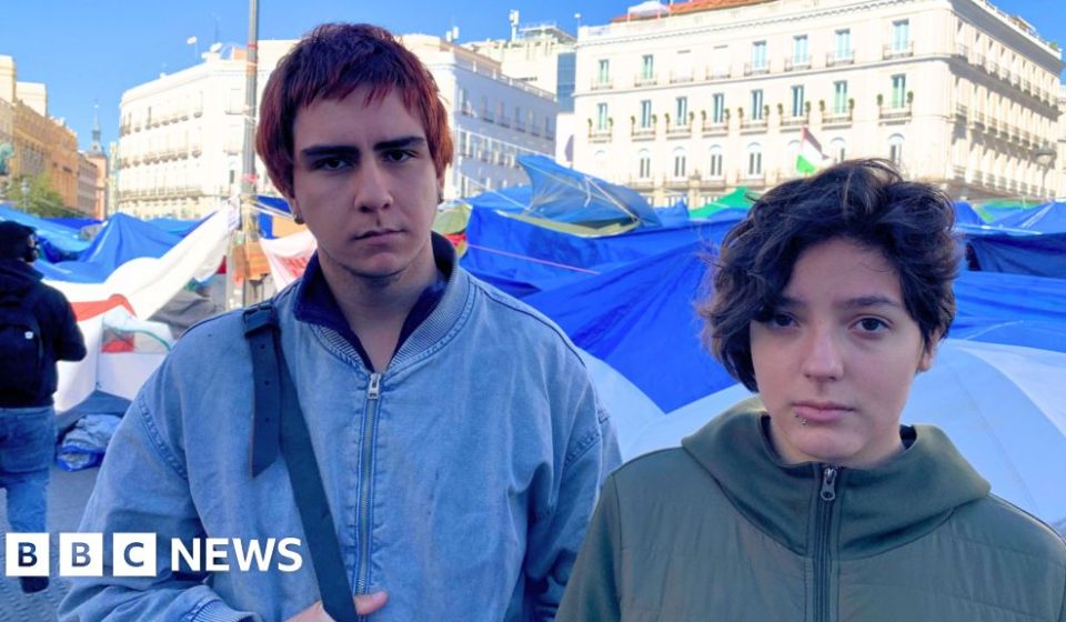 Protesters blame 'vulture funds' for Spain's housing crisis - BBC News Africa