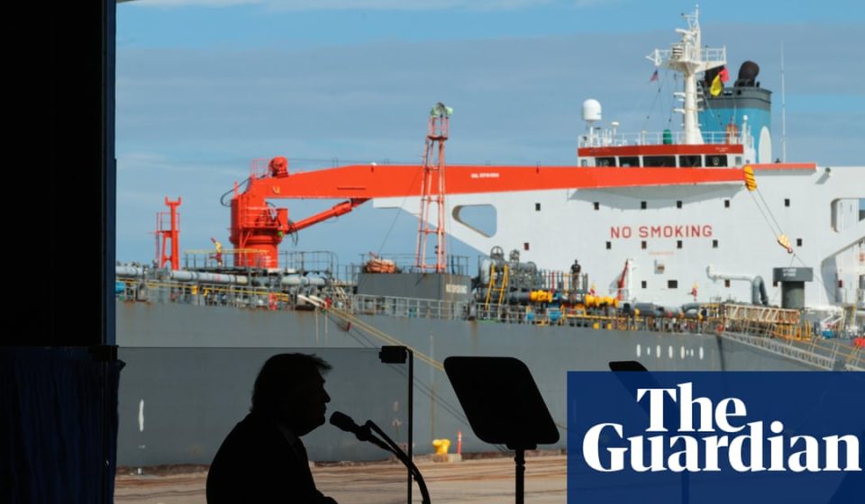 Trump shows tanker with ‘1 million barrels of oil’ and floats Venezuela as 51st state | Donald Trump Trump shows tanker with '1 million barrels of oil' and floats Venezuela as 51st state | Donald Trump
