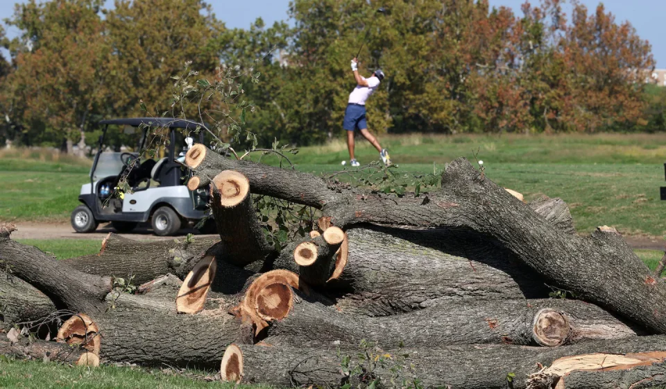 Trump shares plan to renovate East Potomac golf course amid court battle over land - The Washington Post