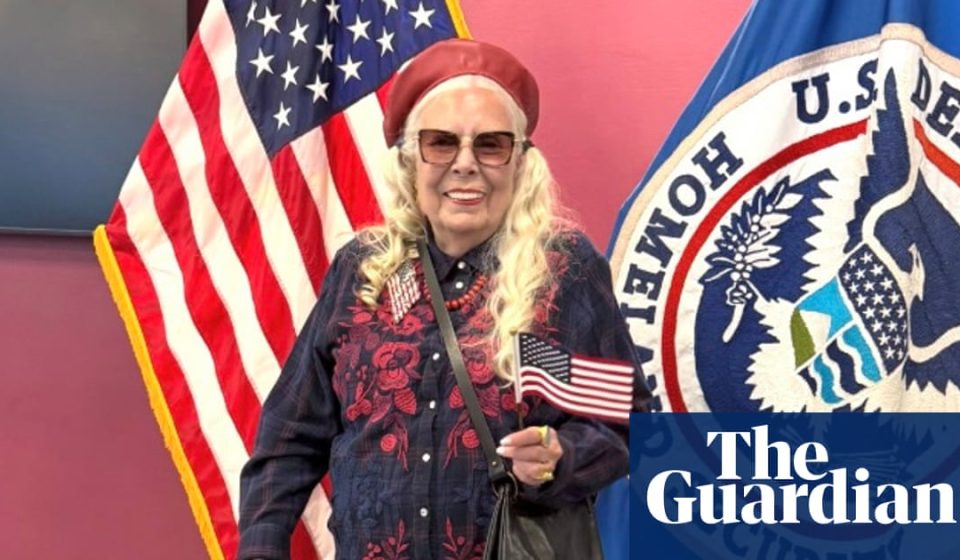 Joni Mitchell becomes an American citizen: “A journey that began 62 years ago” | Joni Mitchell