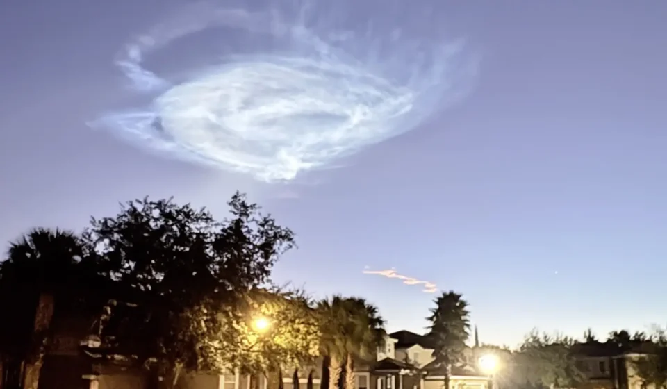 PIN IT: SpaceX launch creates “space jellyfish” effect in the sky. Here's the science behind it