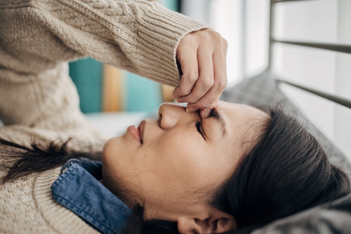 Doctors Explain Why Viral Claw Clip Hack Might Work for Migraines