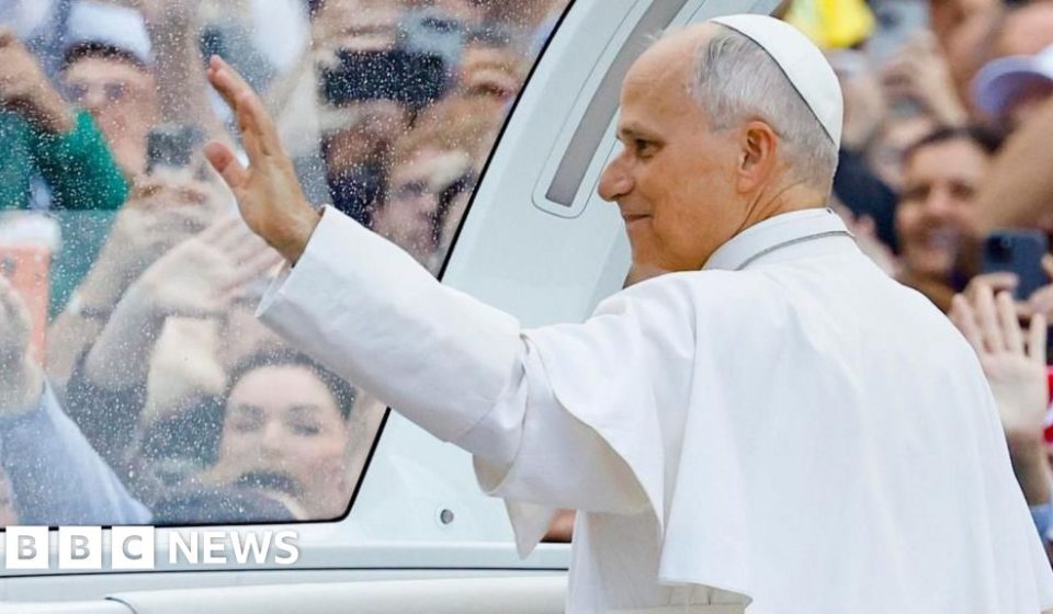 Pope to continue trip to South America after lung cancer operation - BBC News Africa
