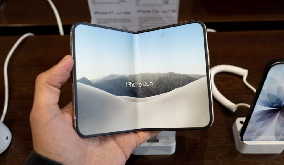 iPhone Duo memes take over as users report cracked screens iPhone Duo memes take over as users report cracked screens