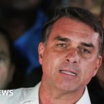 Flávio Bolsonaro's passports canceled after he failed to return them - BBC