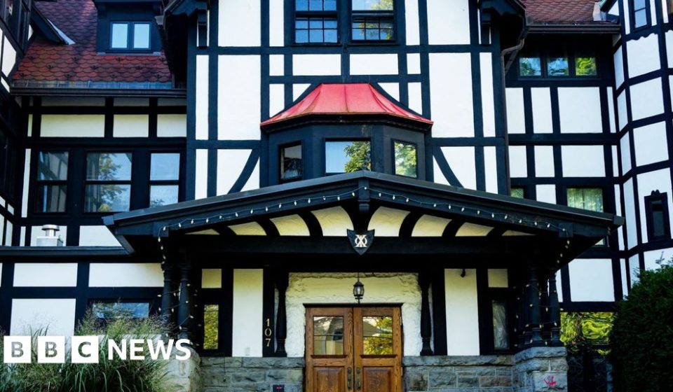 Cornell bans all fraternity parties following group sexual assault allegations – BBC Cornell bans all fraternity parties following group sexual assault allegations - BBC