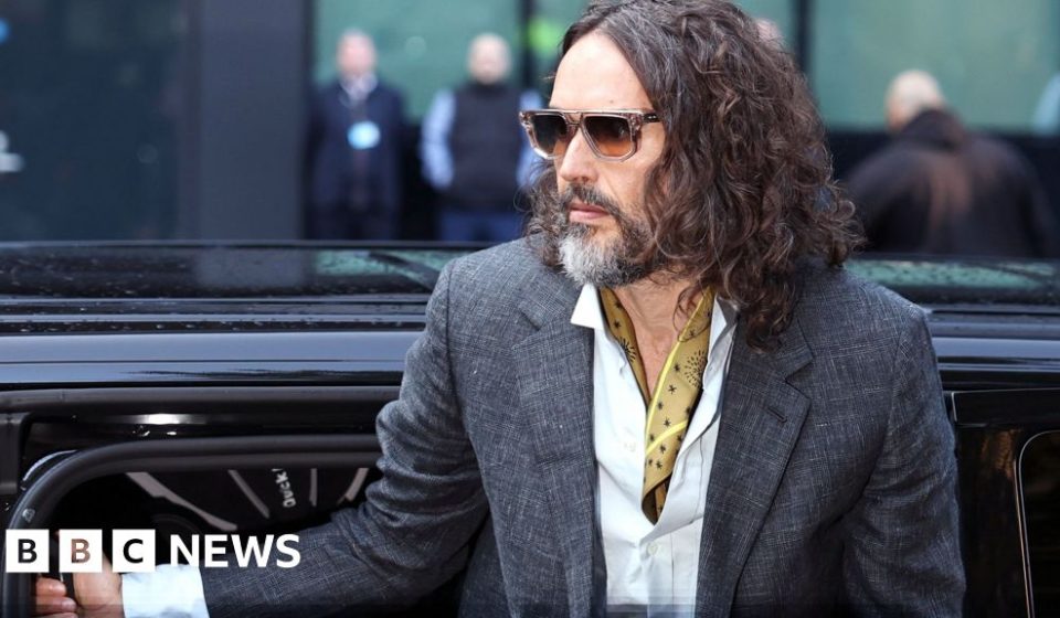 Woman says she 'closed her eyes and tried not to be there' during alleged rape of Russell Brand - BBC News Africa
