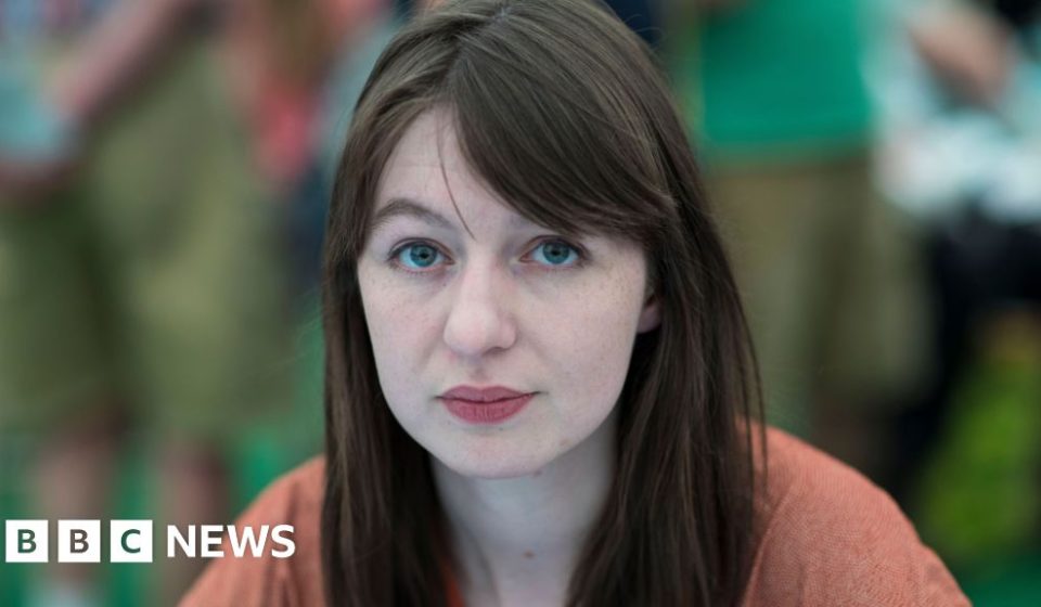 Sally Rooney says her books will be removed from sale in UK thanks to support from Palestine Action - BBC