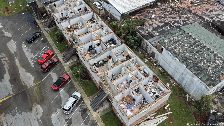 Storm Isaias kills 4 as it crosses the southern United States