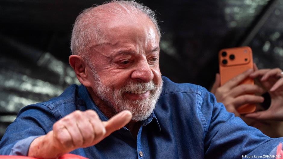 Brazil will shorten its work week to win over Lula before the second round