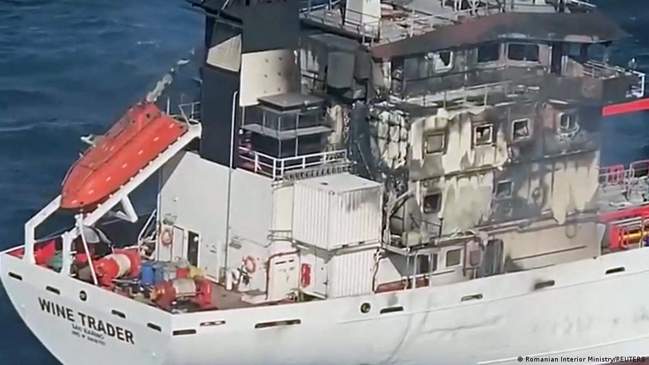 Romania: 2 ships burned in the Black Sea, 7 crew members missing
