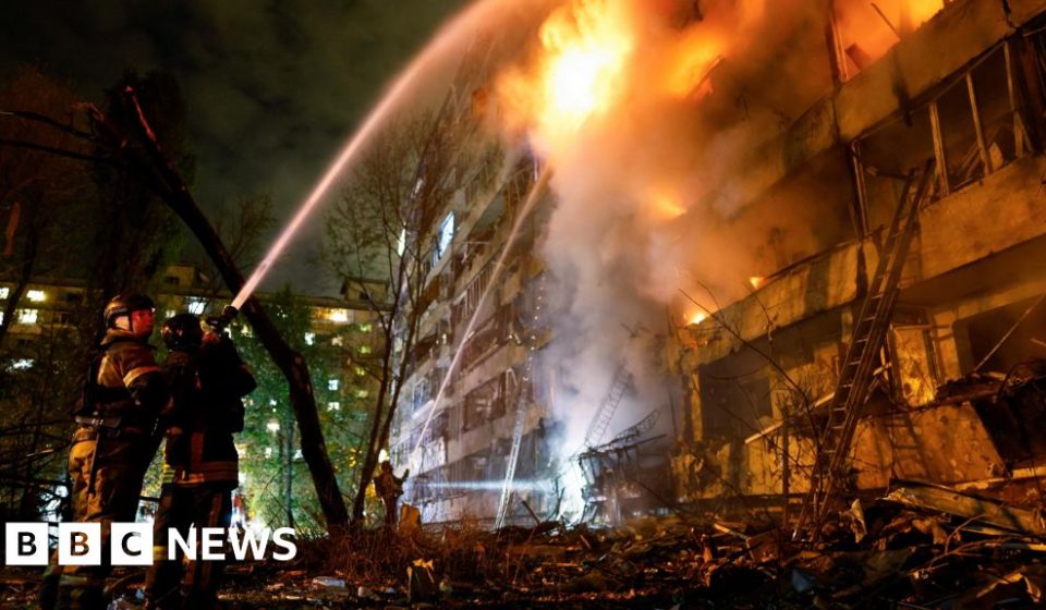 Russian strikes hit key power plant in Kyiv, Zelensky says - BBC News Africa