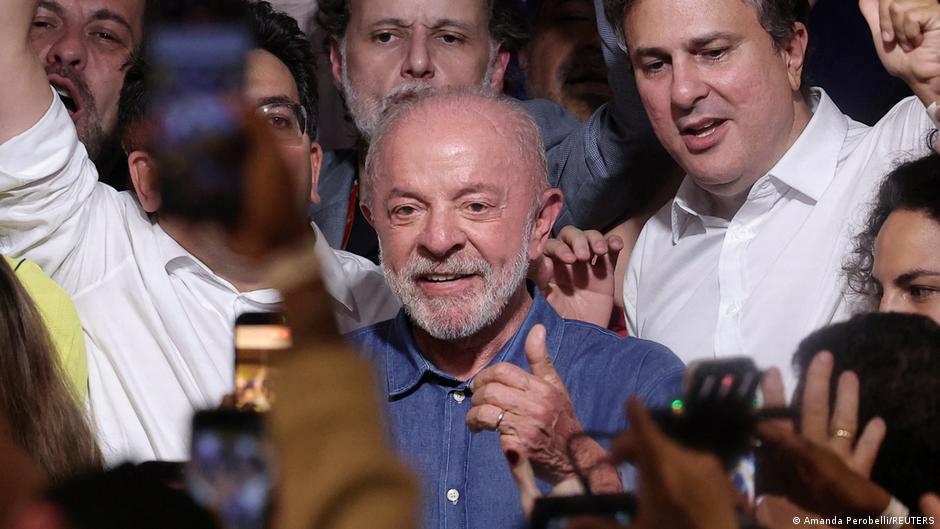 Brazil elections: Lula wins new mandate, defeating Bolsonaro