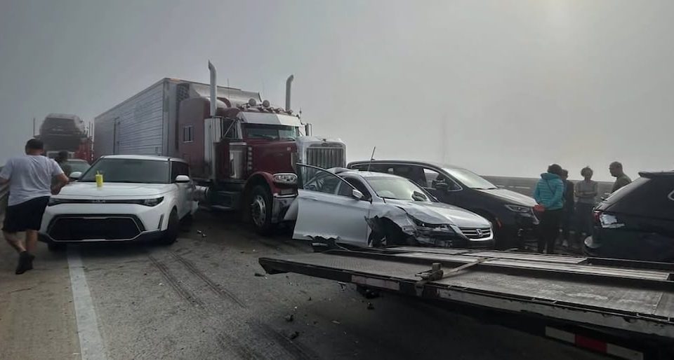 Fifteen 18-wheelers involved in 50-car pileup on South Carolina highway