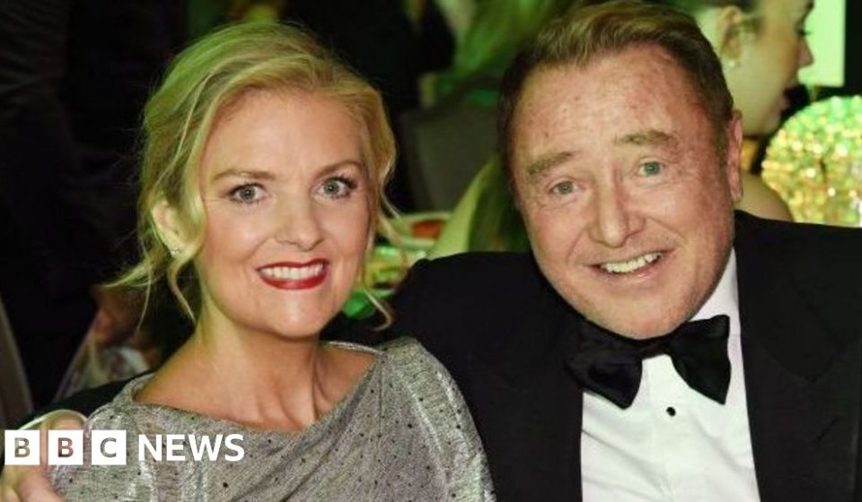Niamh O'Brien, dancer and wife of Michael Flatley, dies at 52 - BBC News Africa