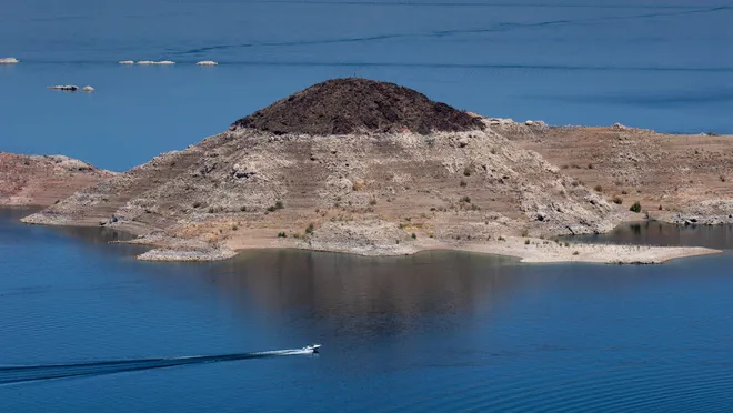 Las Vegas police identify man found in barrel at Lake Mead