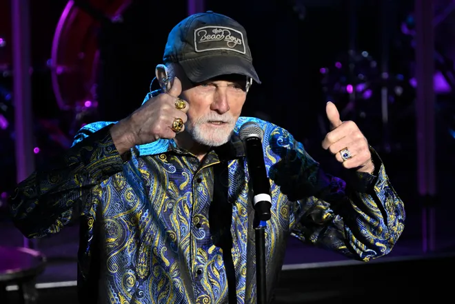John Stamos defends Mike Love amid 'serious' health concerns