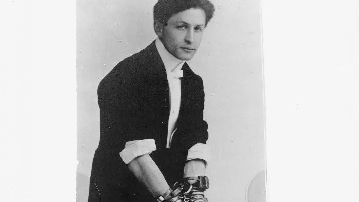 100 years ago on Halloween, Houdini couldn't escape his death in Detroit - Detroit Free Press