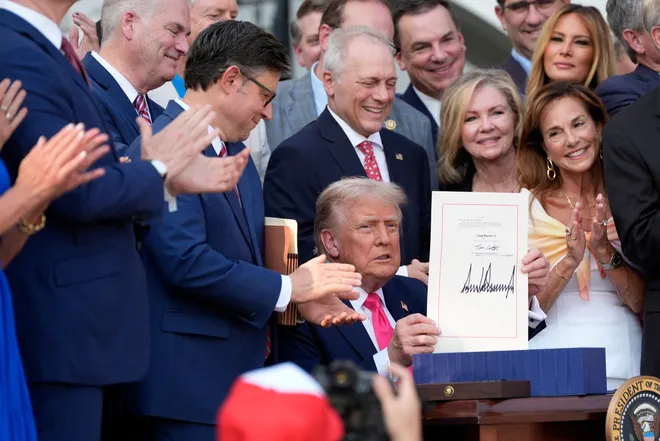 Everyone except the top 1% is paying more because of Trump's policies: report