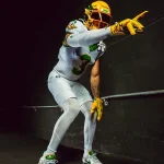 Oregon Football: Ducks unveil uniforms for Illinois game