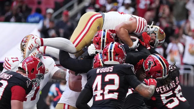 Christian McCaffrey injury update: 49ers RB treated on sideline vs. Falcons