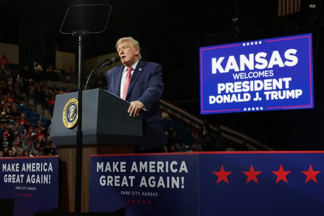 Trump midterm rallies in Kansas and Iowa resume after cancellations