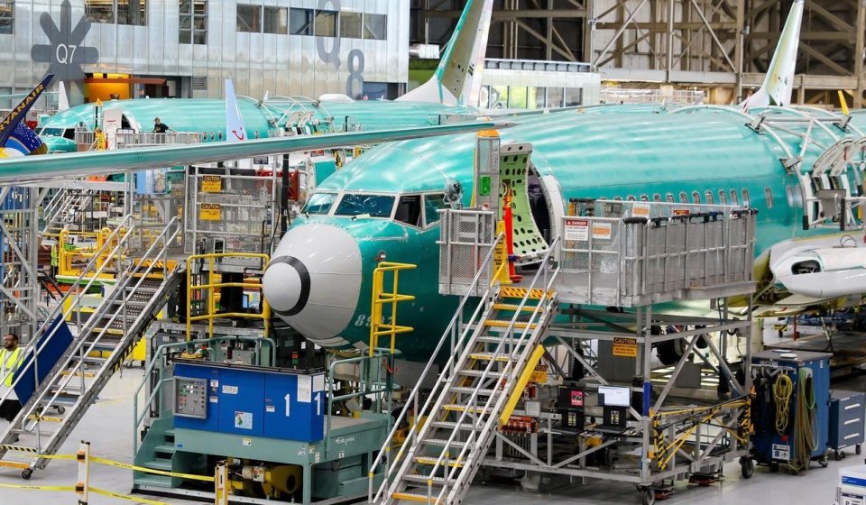 Boeing engineers and technicians approve contract and avoid strike