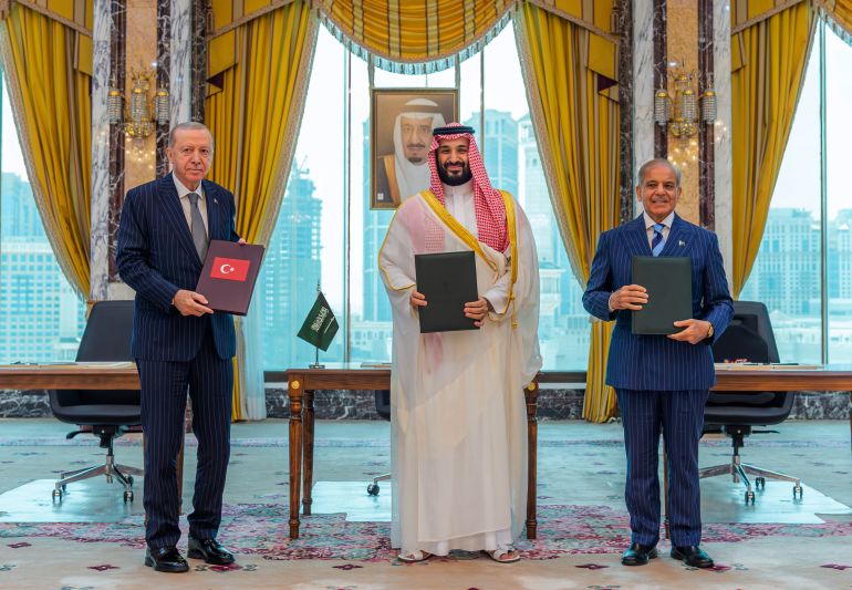 Turkey, Pakistan agree on Saudi Arabia's military deployment under Mecca deal | News