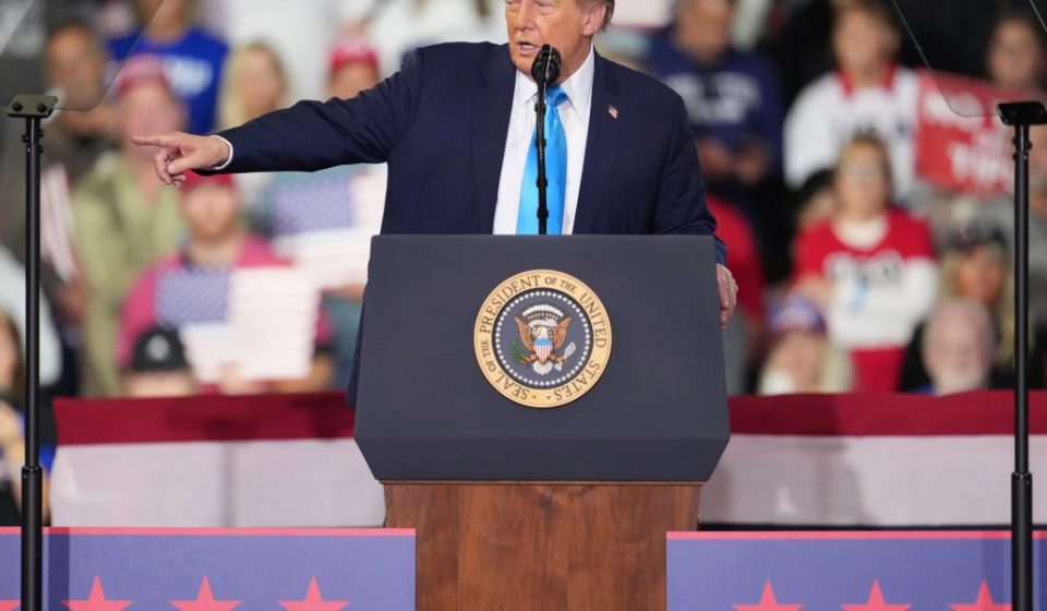 Trump brags about his self-made power, promises to revive Kentucky pharmaceutical factory if GOP wins