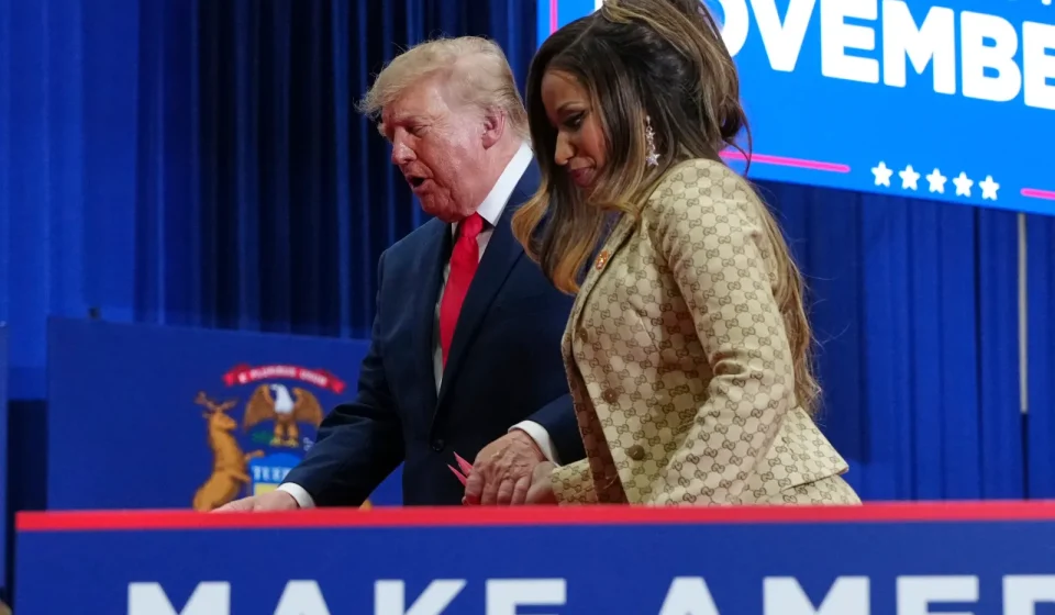 Donald Trump compliments Nicki Minaj’s body at Michigan midterm rally Donald Trump compliments Nicki Minaj's body at Michigan midterm rally