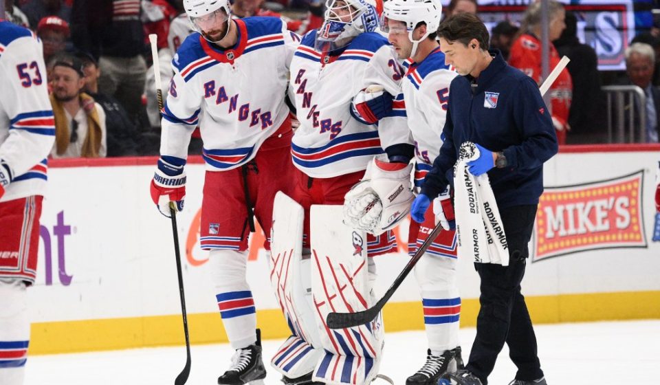 Igor Shesterkin leaves game in Rangers injury nightmare