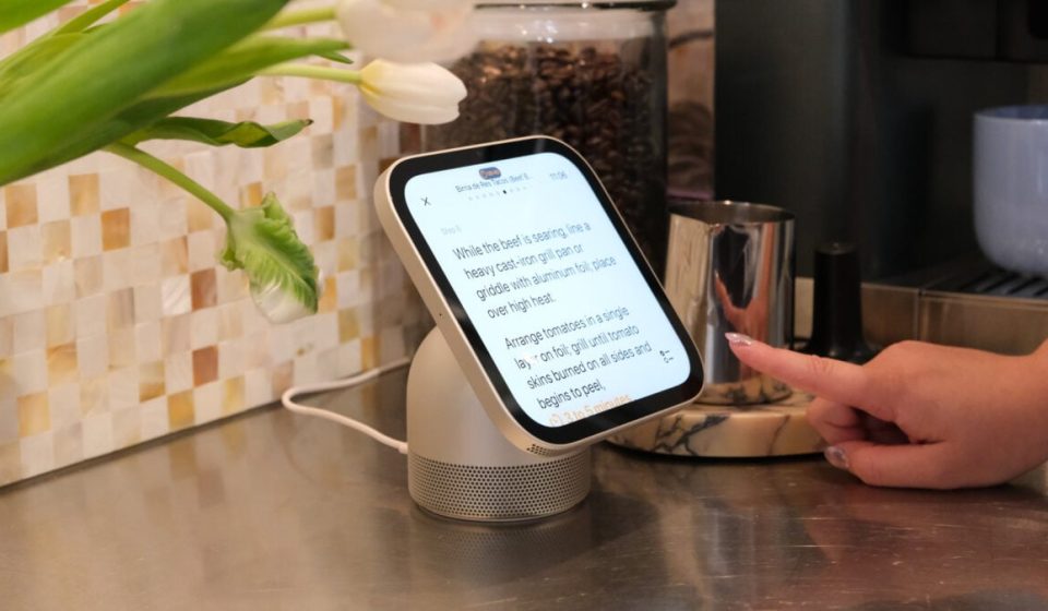 Apple's HomeViews reportedly collecting dust in warehouses 'for most of the year'