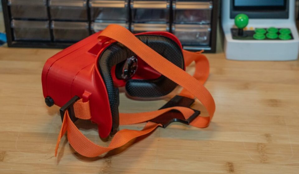 DIY VR: How to Make Your Own Headset and Why You Probably Won't Want to Do It