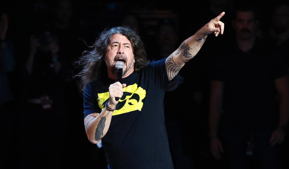 Dave Grohl dedicates “My Hero” to Jack Smith at Power to the People