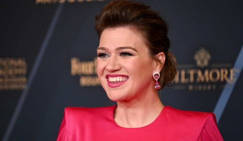 Kelly Clarkson slams Brooklyn store, company defends itself Kelly Clarkson slams Brooklyn store, company defends itself