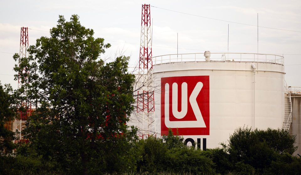 Peace negotiations between the United States and Russia could now involve a multibillion-dollar Lukoil deal, the New York Times reports.