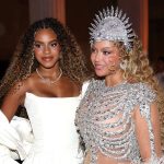 Blue Ivy, 14, looks like mom Beyoncé with long golden curls on stage