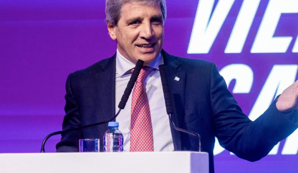 Argentina to grant 'golden passport' to foreigners who contribute $350,000 to its treasury