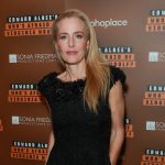 Gillian Anderson responds to backlash by telling superfans to stop sitting in the front row - hollywoodreporter.com